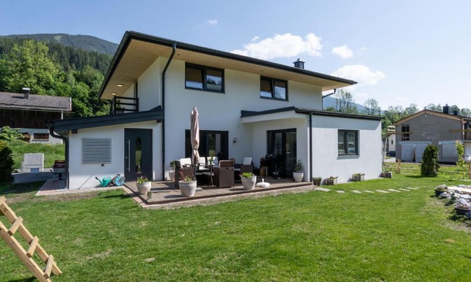 Schonbach Appartement | Apartment in Neukirchen am Gro venediger with Balcony
