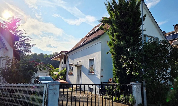 Bahlingen Appartement | Apartment 'Krumme Gustels Hüs' with Balcony and Wi-Fi