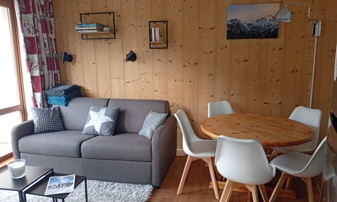 Saint-Francois-Longchamp Appartement | Apartment at the foot of the slopes, near outdoor swimming pool (summer) with garage.