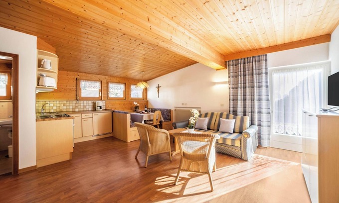 San Leonardo in Passiria Appartement | Appartement "Résidence Pichler 4" avec vue sur les montagnes, balcon et Wi-Fi