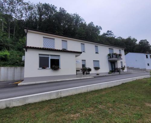 Ajdovscina Appartement | Apartma Uhanje pri Božičevih