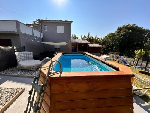 Martinski Appartement | apartman Goga with pool and jacuzzi