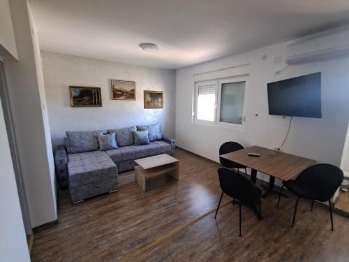 Bodani Appartement | Apartman Oaza mira-Titova vila-Ergela Karadjordjevo