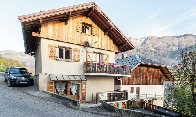 Le Bouchet-Mont-Charvin Appartement | Appartement "Aux 4 Saisons" avec vue sur les montagnes, terrasse privée et Wi-Fi