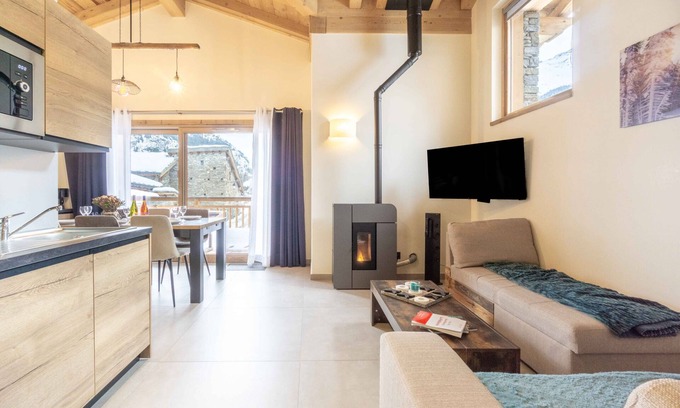 Val Cenis Appartement | Chalet "La Parrachée", avec balcon, Wi-Fi et climatisation