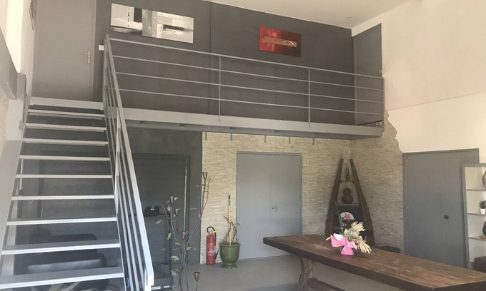 Villeneuve-les-Beziers Appartement | APPARTEMENT DANS LOFT