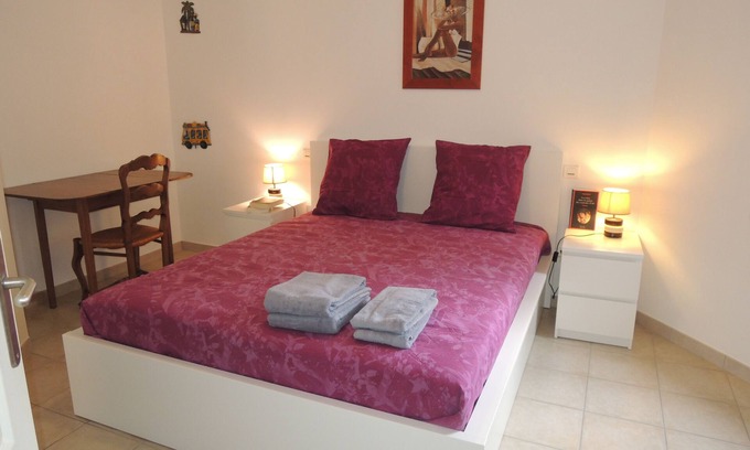 Les Hauts de Villeneuve Appartement | A 4 km d'AVIGNON sur les hauts de Villeneuve les Avignon Appt clim 75 m2 4 pers