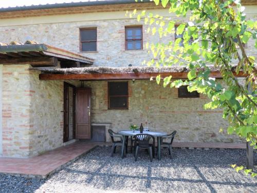 Montecatini Val di Cecina Appartement | Apartment Le Colmate-4 by Interhome