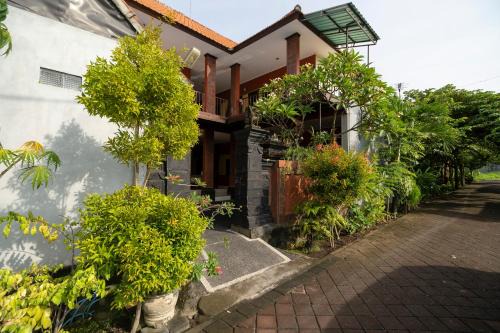 Munggu Hôtel | Apartmen Kak Okoh