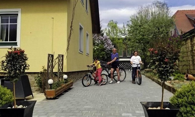 Dobersberg Appartement | Apartment 1 for three people with a view of the garden