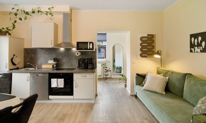 Bad Karlshafen Appartement | Apartment '1' with Shared Terrace, Shared Garden and Wi-Fi