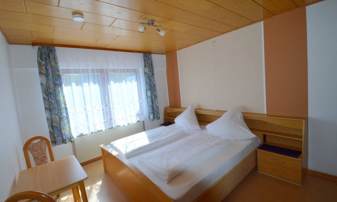 Nieder-Werbe Appartement | Appartement 11 - Appartements arrow
