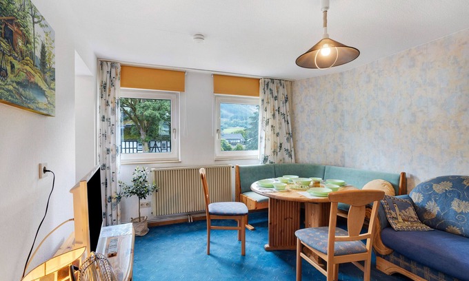 Saalhausen Appartement | Apartment '2 Bergblick, 50qm' with Mountain View, Shared Garden and Wi-Fi