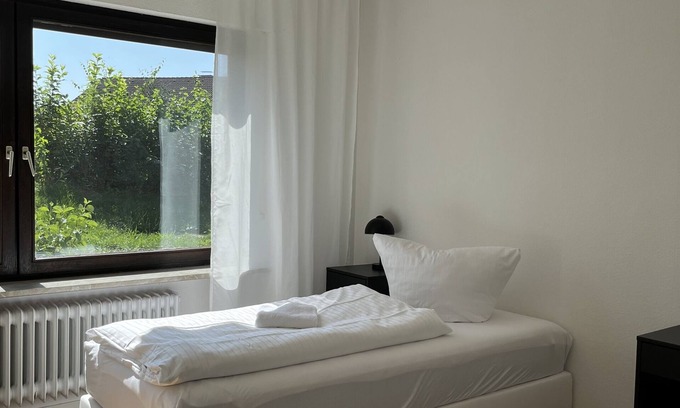 Großholbach Appartement | Appartement-Salle de bain privée séparée-Terrasse-Fewo 2 unten