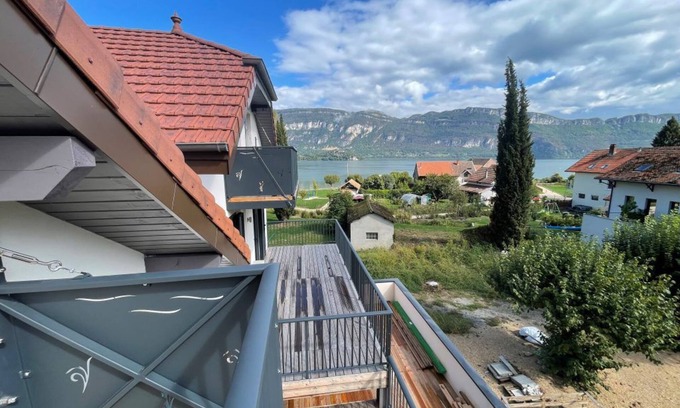 Conjux Appartement | Appartement À 20 m de la plage vue sur lac, accès direct