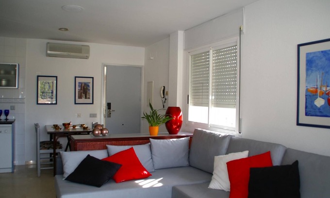 L'Estartit Appartement | APPARTEMENT (3 ADULTES + 2 ENFANTS) VUE SUR LA RUE
