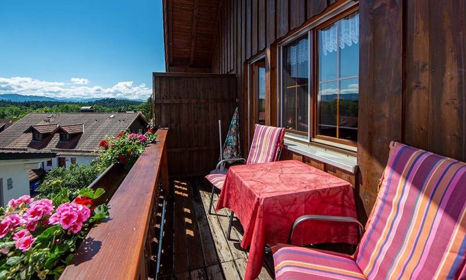 Oberreitnau Appartement | Appartement '3' avec vue sur les montagnes, jardin partagé et Wi-Fi