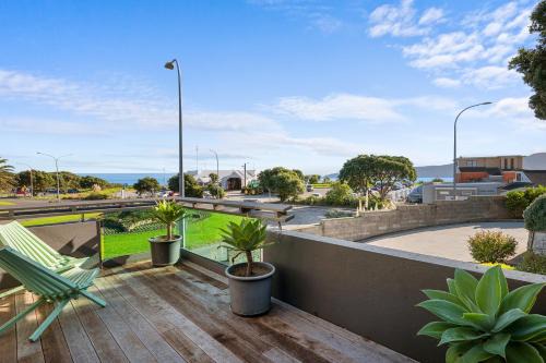 Paraparaumu Beach Appartement | APARTMENT 4A - By the Beach