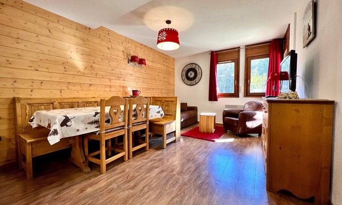 Flumet Appartement | Appartement 6 pers, piscine, parking, pied des pistes, Flumet