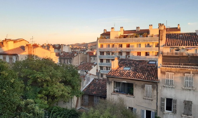 1st Arrondissement Appartement | Appartement 65 m2 calme quartier Longchamps avec jardin en rez de chaussée