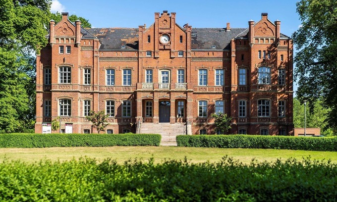 Krakow am See Appartement | Apartment 7 - Park view (2 rooms) - Alt Sammit Castle