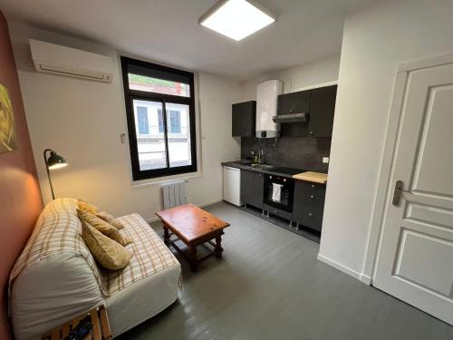 Saintes Appartement | Apartment - Abbaye aux Dames, reserved parking