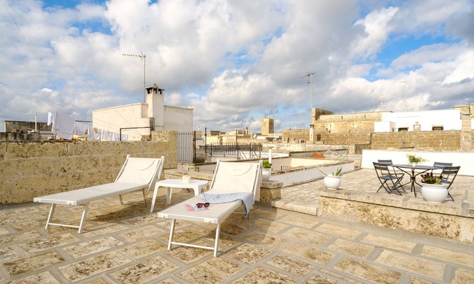 Vernole Appartement | Appartement "Acamya Luxury Apartment" avec terrasse et balcon