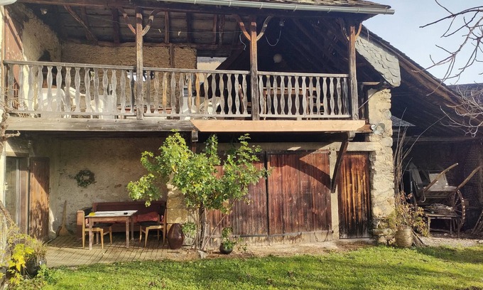 Balagueres Maison | Apartment 'Aile 2 Personnes Maison Ancienne' with Mountain View, Private Terrace and Wi-Fi