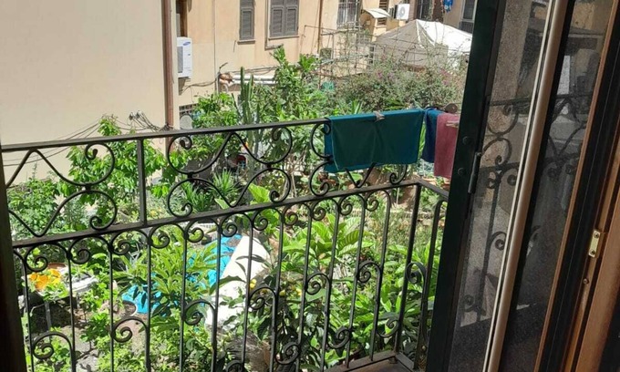 Sestri Ponente Appartement | Apartment 'Airport Station' with Balcony, Wi-Fi and Air Conditioning