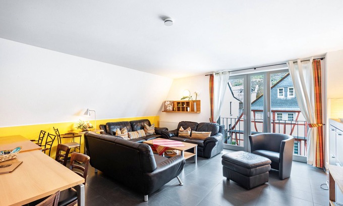 Mainz-Bingen Appartement | Apartment "Altstadtquartier" with Castle View
