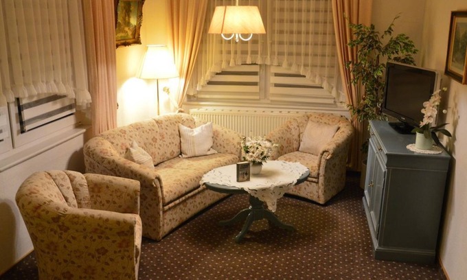 Bad Pyrmont Appartement | Apartment Am Hylligen Born - Apartment, shower and bath, toilet (bookable)