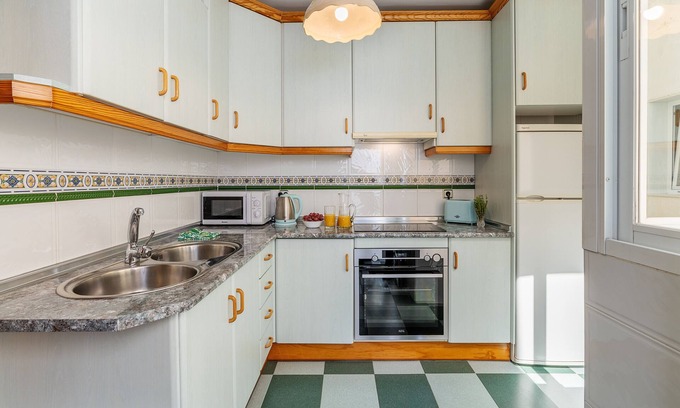 Guejar Sierra Appartement | Apartment 'Amplio En Güejar Sierra' with Mountain View, Wi-Fi and Air Conditioning