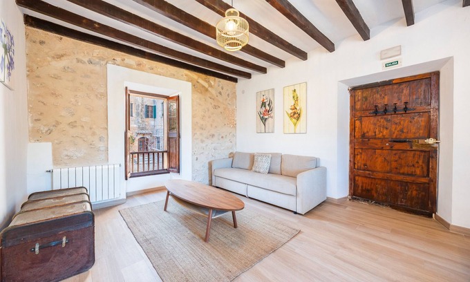 Puigpunyent Appartement | Appartement 'Apartamento' avec vue sur les montagnes, piscine partagée et Wi-Fi