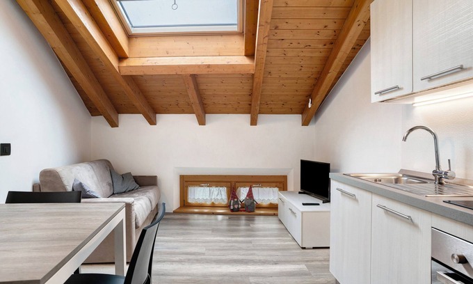 Pergine Valsugana Appartement | Apartment 'Apt Ochner Strawberry 5 Pergine' with Wi-Fi and Air Conditioning