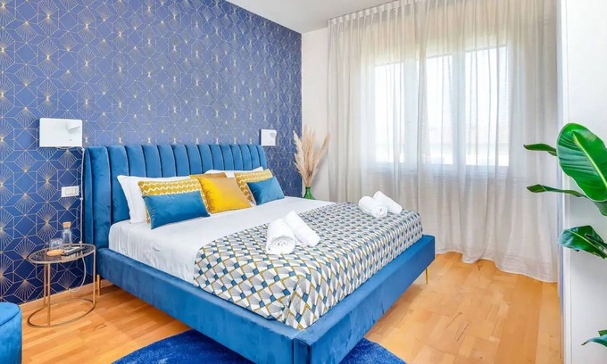Pisa Appartement | Apartment 'Art Deco' Luxury Bnb Sleepwithme' with Balcony, Wi-Fi and Air Conditioning