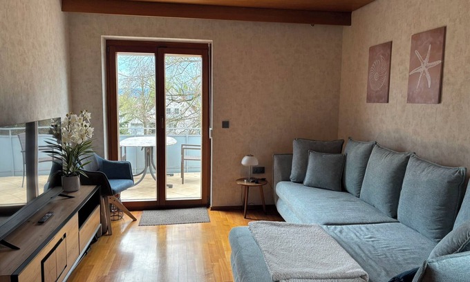 Waggershausen Appartement | Apartment 'Auszeit' with Lake View, Shared Garden and Wi-Fi