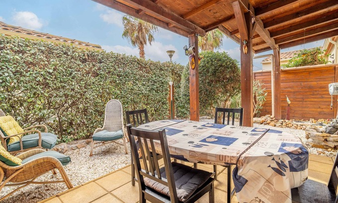 Narbonne-Plage Appartement | Appartement 'Avec Jardin Et Piscine' avec piscine partagée, terrasse privée et Wi-Fi