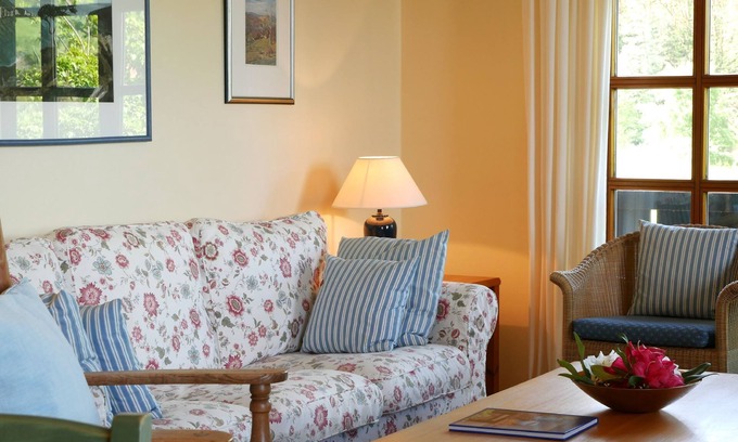 Sasbachwalden Appartement | Appartement 'Bachblick' avec vue sur les montagnes, piscine partagée et Wi-Fi