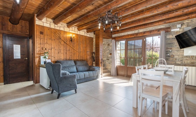 Borrastre Appartement | Appartement "Bachella" avec vue sur les montagnes, terrasse privée et Wi-Fi