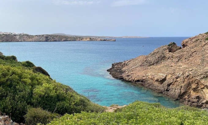 Coves Noves Appartement | Apartment 'Bel Appartement Vue Mer' with Sea View, Balcony and Wi-Fi