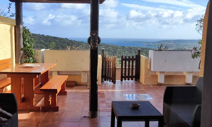 Cugnana Verde Appartement | Apartment 'Bella Vista 2' with Sea View, Wi-Fi and Air Conditioning