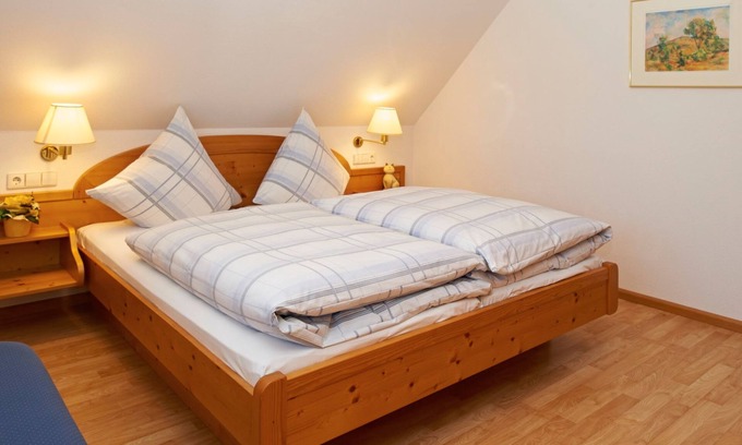 Biederbach Appartement | Apartment 'Bergblick' with Balcony and Wi-Fi