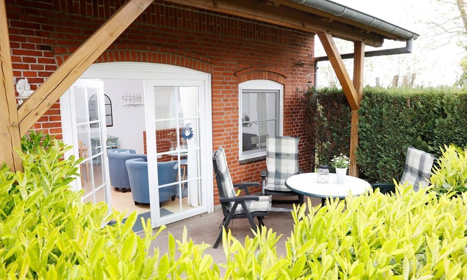 Lemkendorf Appartement | Fleet apartment on farm Hofbude Fehmarn