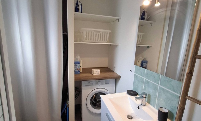Poussan Appartement | Apartment between land and sea, cosy and comfortable accommodation.
