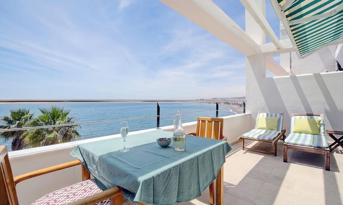 New Golden Mile Appartement | Appartement "Boulevard 205" avec vue sur la mer, piscine, balcon, terrasse et jardin