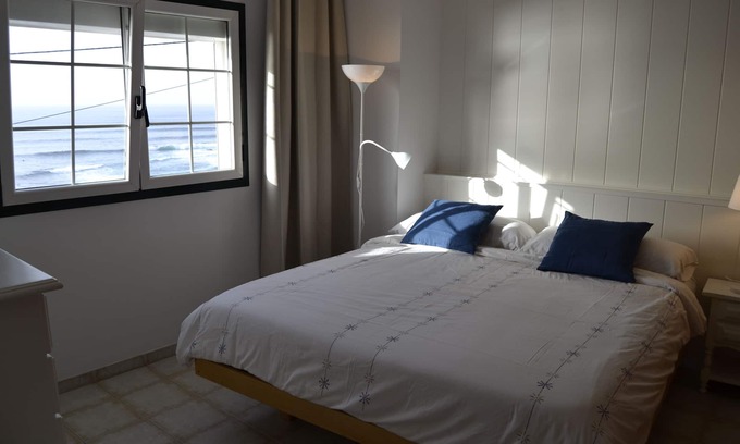 Punta del Hidalgo Appartement | Appartement bord de mer avec une vue spectaculaire