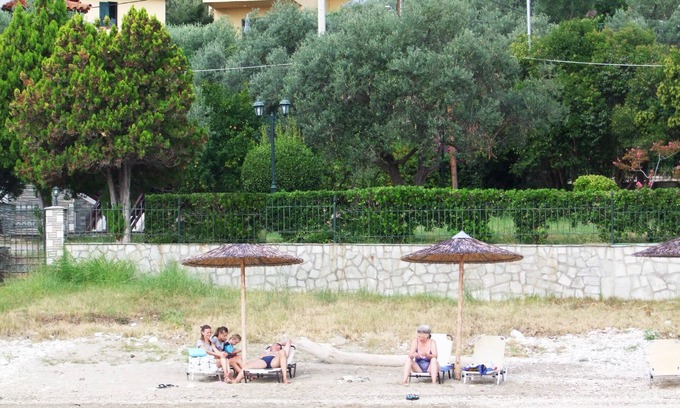 Sithonia Appartement | Apartment by the sea with a sea view balcony and garden, far from mass tourism