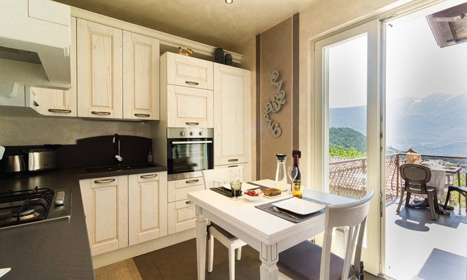 Vesio Appartement | Apartment 'Casa Stella' with Lake View, Private Terrace and Wi-Fi