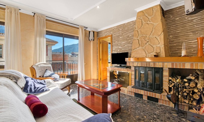 Mogente/Moixent Appartement | Appartement 'Cal Guerrer' avec vue sur montagne, terrasse privée et balcon