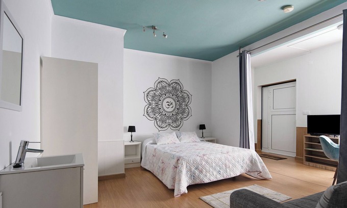 Praia da Vitoria Appartement | Apartment 'Cantinho Dos Remédios' with Mountain View, Wi-Fi and Air Conditioning